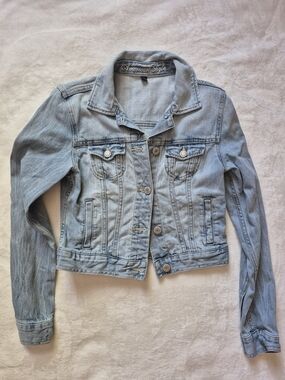 American Eagle Outfitters Women's Light Blue Denim Jacket